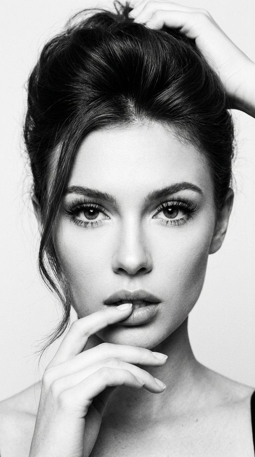 черно белая fashion фотосессия крупный план