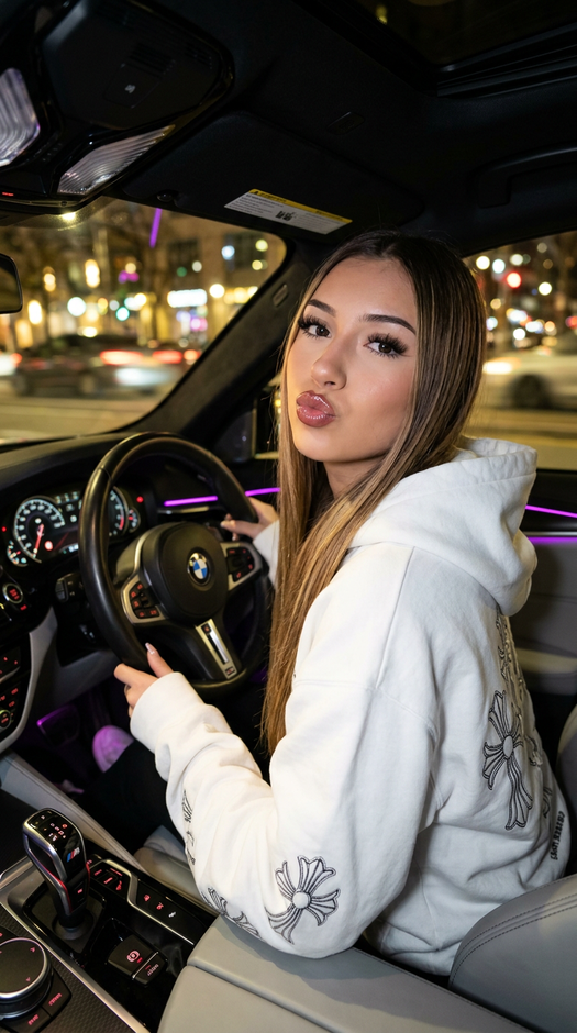 ночная фотосессия в машине bmw m5